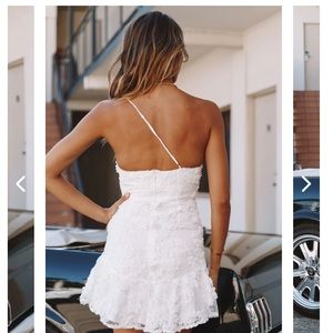 Selfie leslie, one shoulder white dress